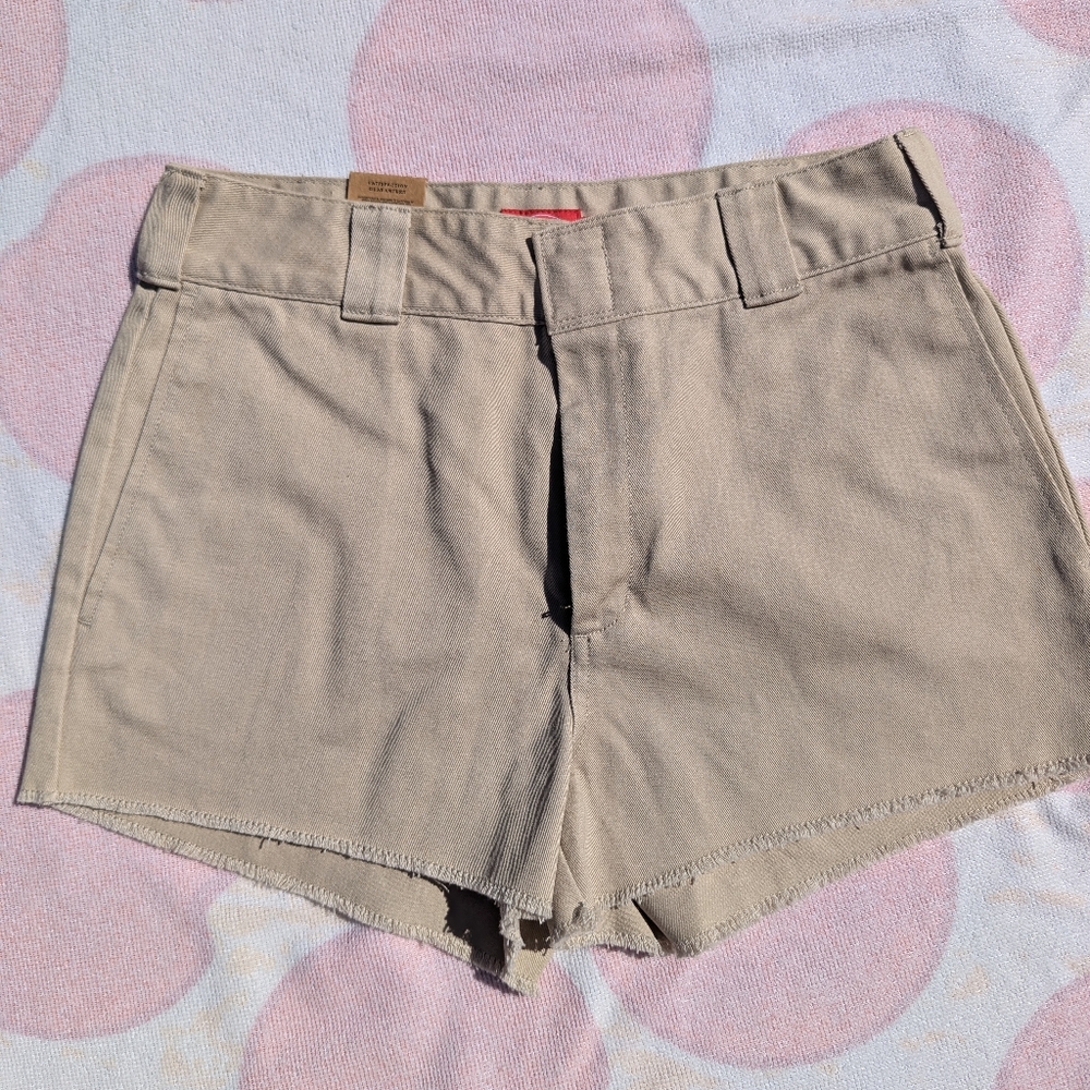 Classic Tan Women's Shorts Dickies Size 7 NWT